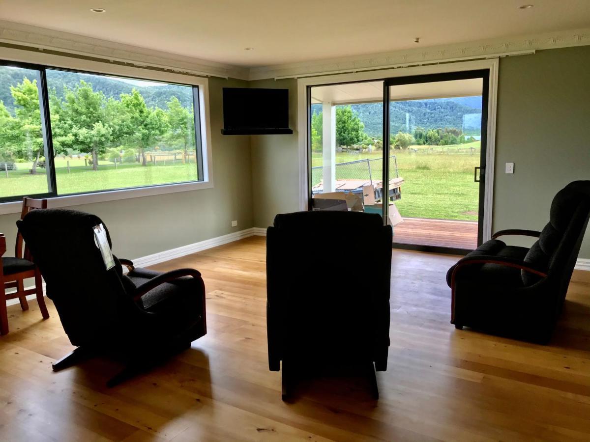 אגם טה אנאו Kepler Oaks Chalet מראה חיצוני תמונה